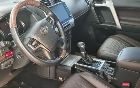 Toyota Land Cruiser Prado 150 рестайлинг 2, 2021 год, 8 950 000 рублей, 9 фотография