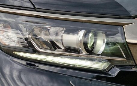 Toyota Land Cruiser Prado 150 рестайлинг 2, 2021 год, 8 950 000 рублей, 28 фотография