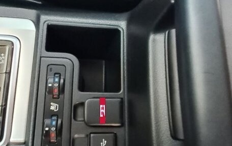 Toyota Land Cruiser Prado 150 рестайлинг 2, 2021 год, 8 950 000 рублей, 15 фотография