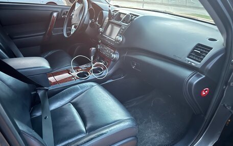 Toyota Highlander III, 2011 год, 2 100 000 рублей, 5 фотография