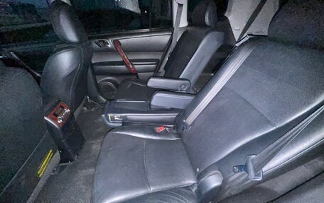 Toyota Highlander III, 2011 год, 2 100 000 рублей, 12 фотография