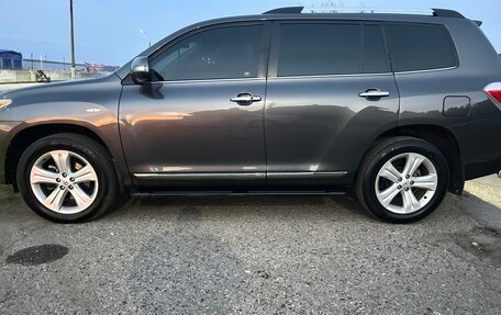 Toyota Highlander III, 2011 год, 2 100 000 рублей, 23 фотография