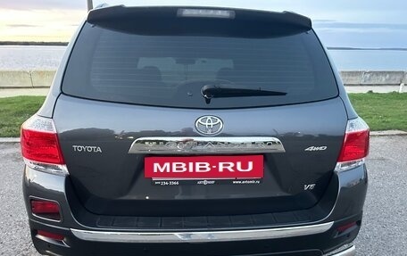 Toyota Highlander III, 2011 год, 2 100 000 рублей, 10 фотография