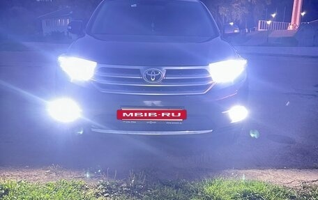 Toyota Highlander III, 2011 год, 2 100 000 рублей, 24 фотография