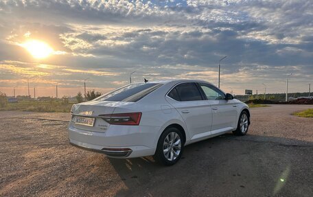 Skoda Superb III рестайлинг, 2019 год, 2 399 990 рублей, 2 фотография
