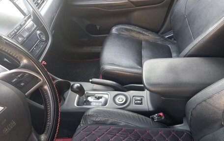 Mitsubishi Outlander III рестайлинг 3, 2012 год, 1 100 000 рублей, 10 фотография