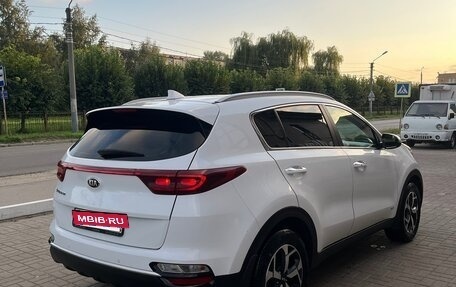 KIA Sportage IV рестайлинг, 2020 год, 2 350 000 рублей, 3 фотография