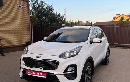 KIA Sportage IV рестайлинг, 2020 год, 2 350 000 рублей, 2 фотография