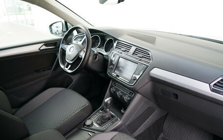 Volkswagen Tiguan II, 2017 год, 2 490 000 рублей, 11 фотография