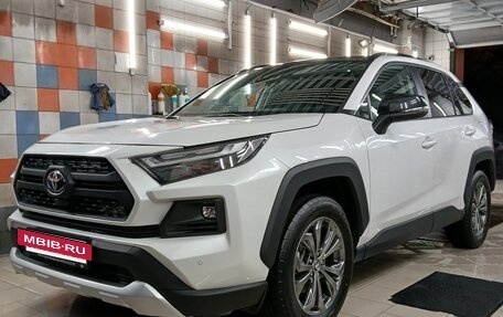 Toyota RAV4, 2024 год, 3 950 000 рублей, 6 фотография