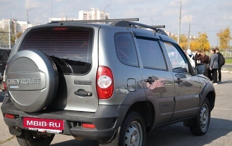 Chevrolet Niva I рестайлинг, 2013 год, 588 300 рублей, 7 фотография