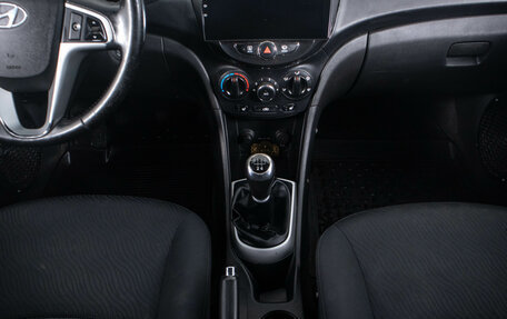 Hyundai Solaris II рестайлинг, 2011 год, 669 000 рублей, 18 фотография