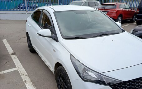 Hyundai Solaris II рестайлинг, 2020 год, 1 699 000 рублей, 3 фотография