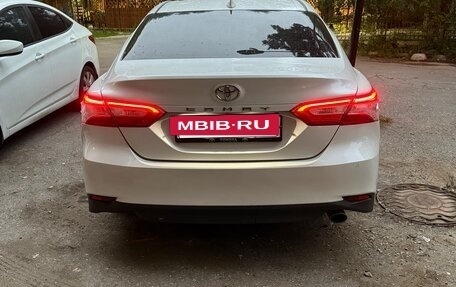 Toyota Camry, 2018 год, 1 900 000 рублей, 2 фотография