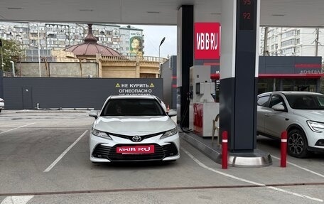 Toyota Camry, 2018 год, 1 900 000 рублей, 4 фотография