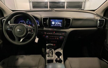 KIA Sportage IV рестайлинг, 2018 год, 1 840 000 рублей, 9 фотография