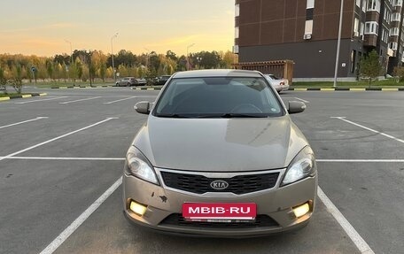 KIA cee'd I рестайлинг, 2011 год, 700 000 рублей, 3 фотография