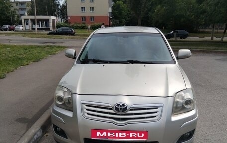 Toyota Avensis III рестайлинг, 2006 год, 560 000 рублей, 1 фотография