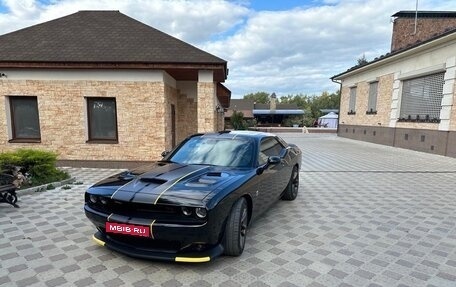Dodge Challenger III рестайлинг 2, 2021 год, 6 250 000 рублей, 1 фотография