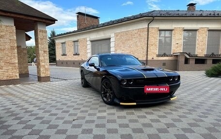 Dodge Challenger III рестайлинг 2, 2021 год, 6 250 000 рублей, 4 фотография