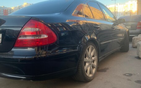 Mercedes-Benz E-Класс, 2002 год, 820 000 рублей, 2 фотография