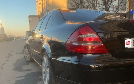 Mercedes-Benz E-Класс, 2002 год, 820 000 рублей, 3 фотография