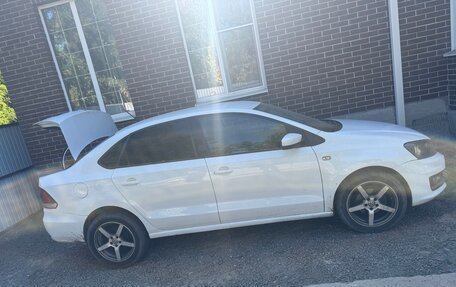 Volkswagen Polo VI (EU Market), 2013 год, 750 000 рублей, 2 фотография