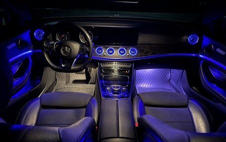 Mercedes-Benz E-Класс, 2016 год, 28 фотография