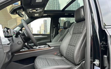 Cadillac Escalade V, 2025 год, 22 299 000 рублей, 7 фотография