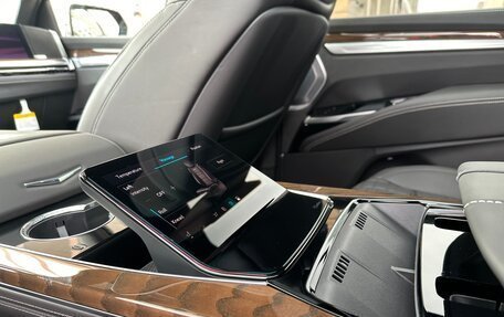 Cadillac Escalade V, 2025 год, 22 299 000 рублей, 30 фотография