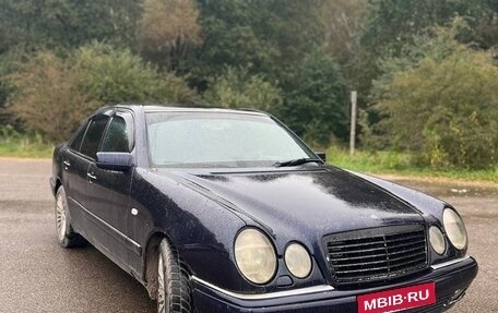 Mercedes-Benz E-Класс, 1996 год, 330 000 рублей, 1 фотография