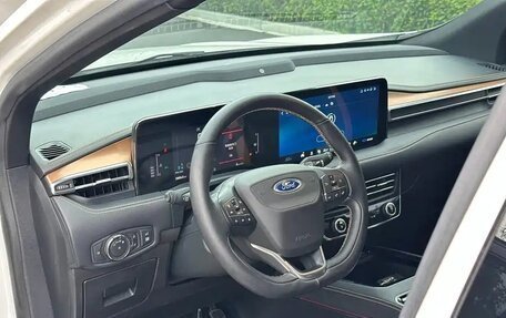 Ford Edge II рестайлинг, 2021 год, 2 445 000 рублей, 11 фотография