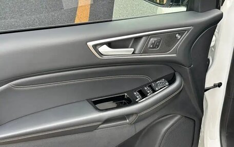 Ford Edge II рестайлинг, 2021 год, 2 445 000 рублей, 15 фотография