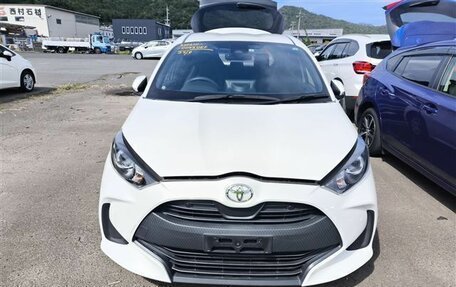 Toyota Yaris, 2021 год, 940 000 рублей, 10 фотография