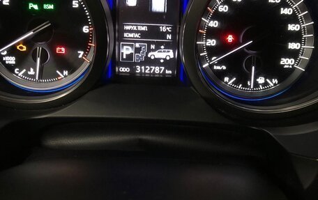 Toyota Land Cruiser Prado 150 рестайлинг 2, 2015 год, 4 320 000 рублей, 18 фотография