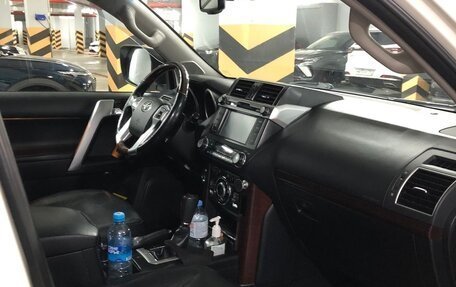 Toyota Land Cruiser Prado 150 рестайлинг 2, 2015 год, 4 320 000 рублей, 12 фотография