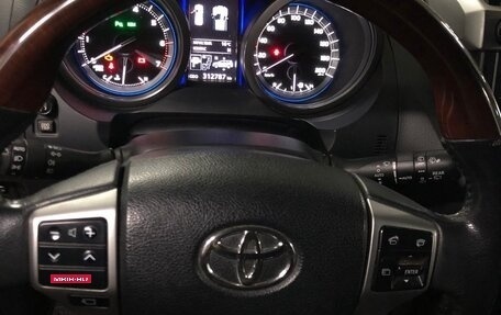 Toyota Land Cruiser Prado 150 рестайлинг 2, 2015 год, 4 320 000 рублей, 17 фотография