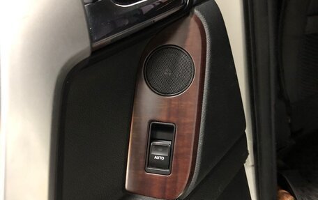 Toyota Land Cruiser Prado 150 рестайлинг 2, 2015 год, 4 320 000 рублей, 22 фотография