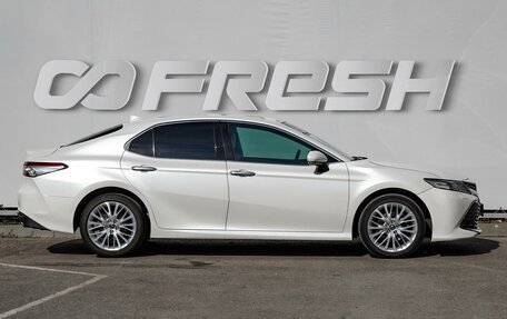 Toyota Camry, 2019 год, 2 600 000 рублей, 5 фотография