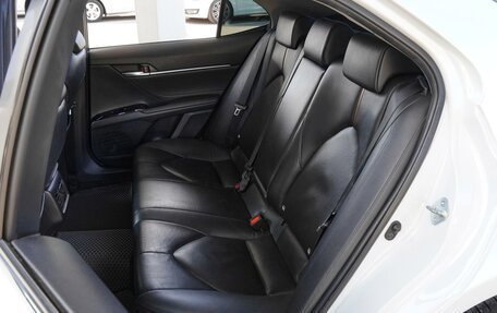 Toyota Camry, 2019 год, 2 600 000 рублей, 9 фотография