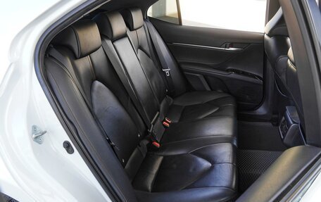 Toyota Camry, 2019 год, 2 600 000 рублей, 7 фотография