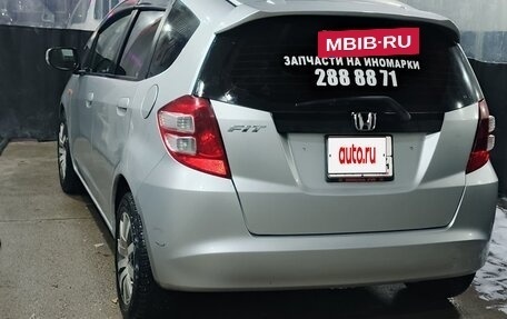 Honda Fit III, 2009 год, 700 000 рублей, 10 фотография