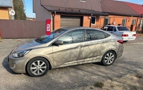 Hyundai Solaris II рестайлинг, 2012 год, 700 000 рублей, 7 фотография