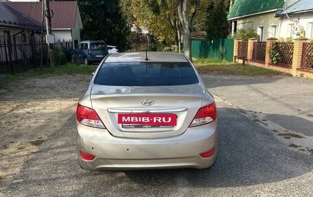 Hyundai Solaris II рестайлинг, 2012 год, 700 000 рублей, 9 фотография