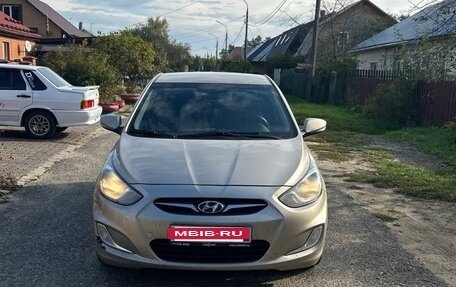 Hyundai Solaris II рестайлинг, 2012 год, 700 000 рублей, 6 фотография