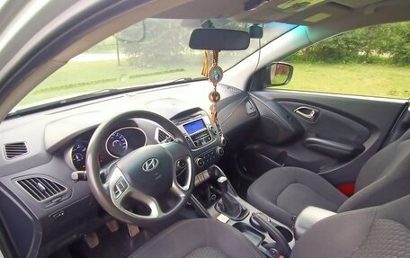 Hyundai ix35 I рестайлинг, 2012 год, 915 000 рублей, 13 фотография