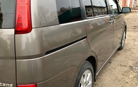 Toyota ISis I, 2010 год, 1 195 000 рублей, 4 фотография