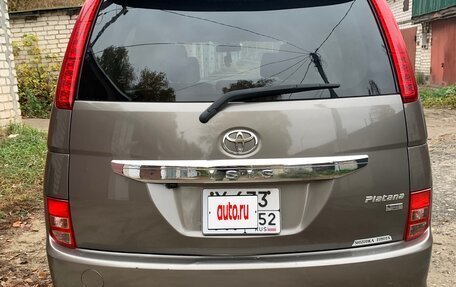 Toyota ISis I, 2010 год, 1 195 000 рублей, 10 фотография