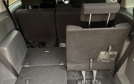 Toyota ISis I, 2010 год, 1 195 000 рублей, 13 фотография