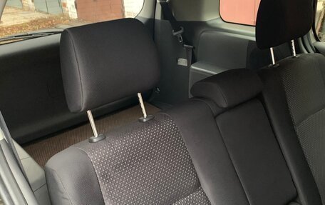 Toyota ISis I, 2010 год, 1 195 000 рублей, 16 фотография